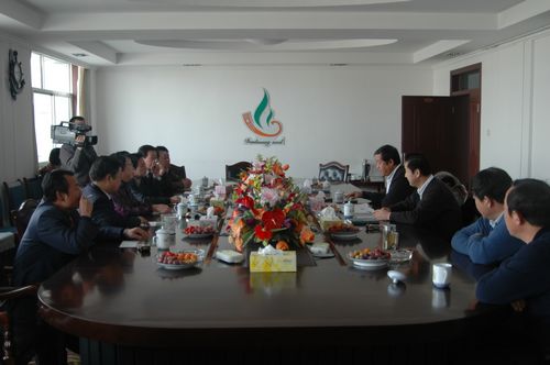 瓜州縣、金塔縣領(lǐng)導(dǎo)來公司慰問