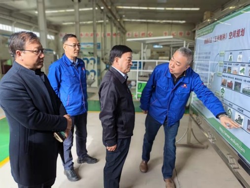 敦煌種業(yè)黨委書記、董事長(zhǎng)劉興斌等到奧凱種機(jī)、慶和農(nóng)業(yè)公司洽談交流